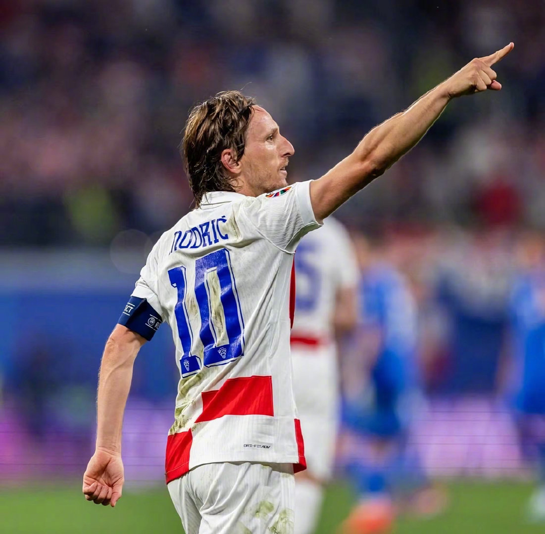 他踢球完全靠脑子