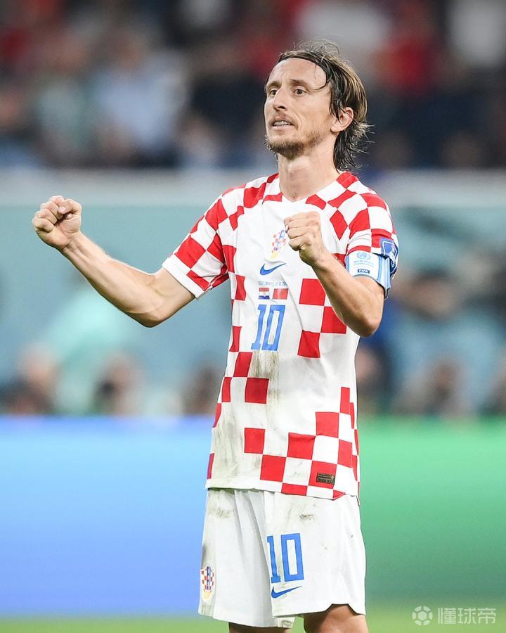 曼晚：曼城预计将在本赛季留下胡桑诺夫