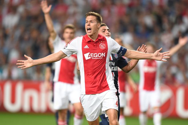 机构承载着 机构承载着